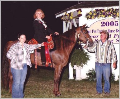 Lad's Red Rebecca Z. winning Reserve in the Ladies Class 
<br>at the 2005 Spring Show & Three Year Old Futurity